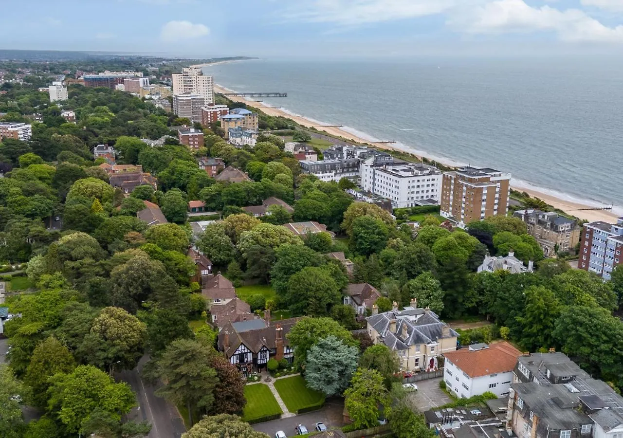 The Tudor Mansion Bournemouth Holiday home