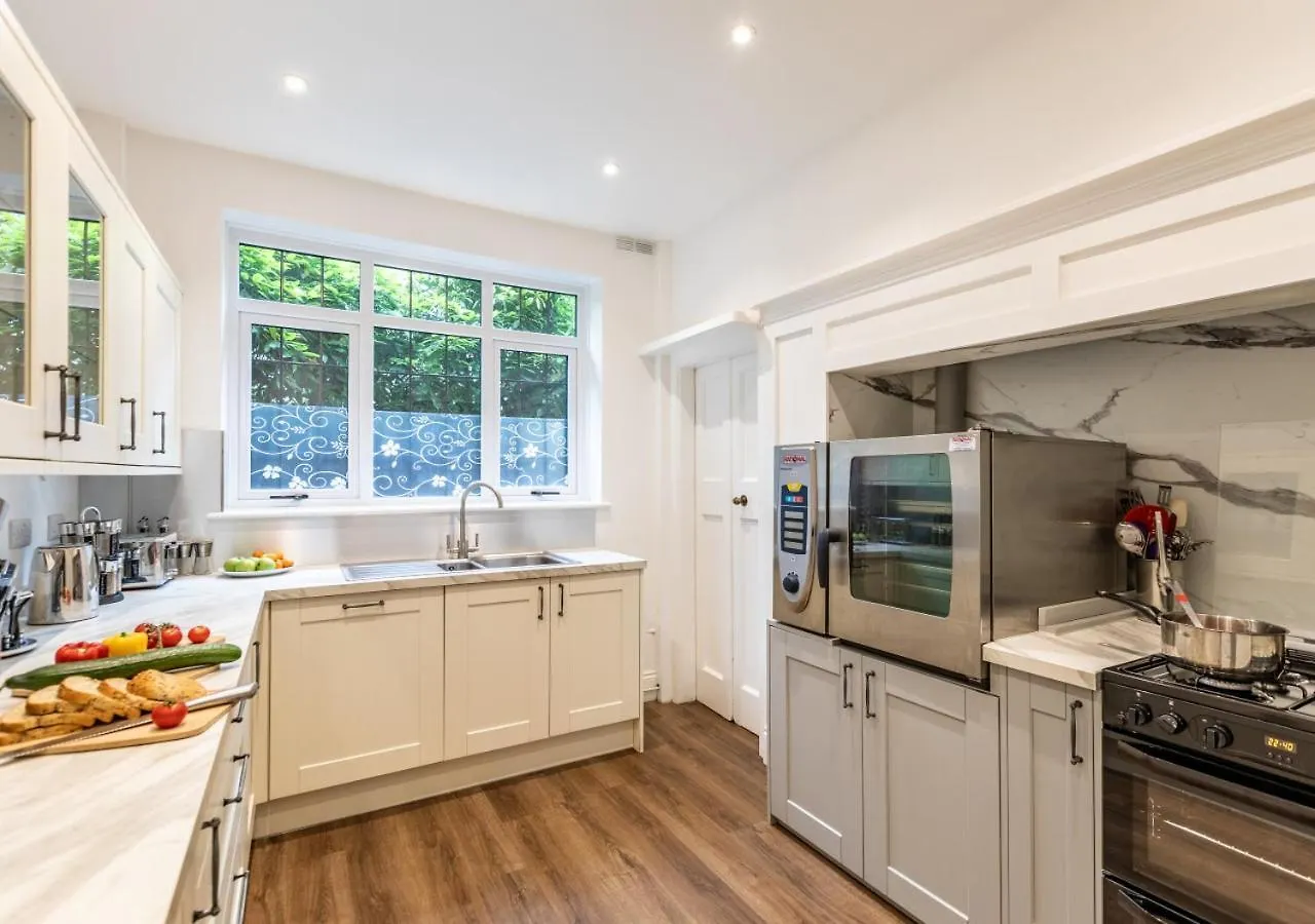 The Tudor Mansion Bournemouth Holiday home